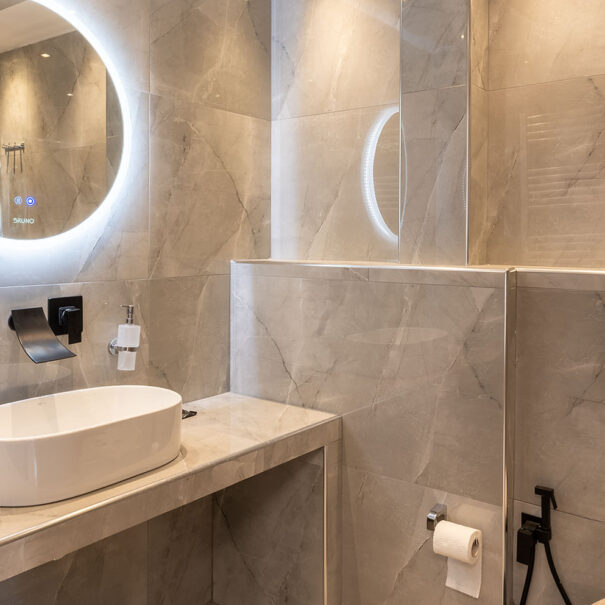 Room 101 Shower 1