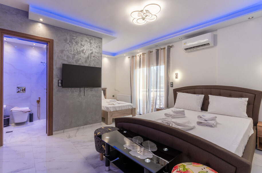 Room 201 1